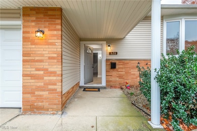 826 E Dartmoor Ave, Seven Hills, OH 44131 - photo 2