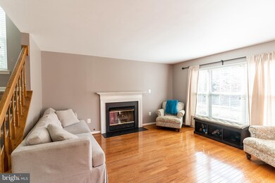 15465 Windsong Ln, Dumfries, VA 22025 - photo 5