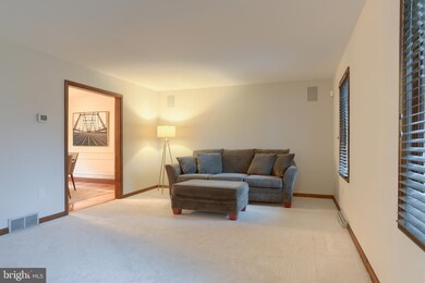 840 Kiehl Dr, Lemoyne, PA 17043 - photo 6