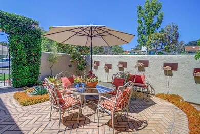 5512 Paseo Del Lago W unit A, Laguna Woods, CA 92637 - photo 4