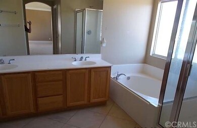 Master bath room with roman tub and dual sinks
