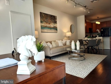 8045 Newell St unit 222, Silver Spring, MD 20910 - photo 2