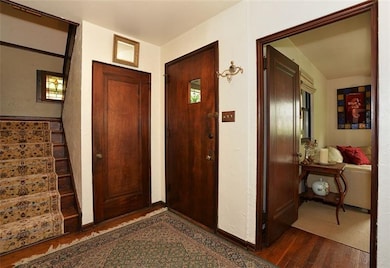 Entry/Foyer
