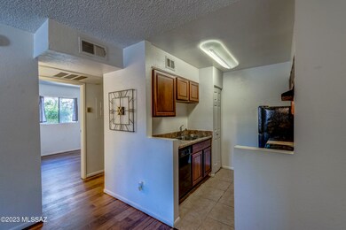 1745 E Glenn St #130__011