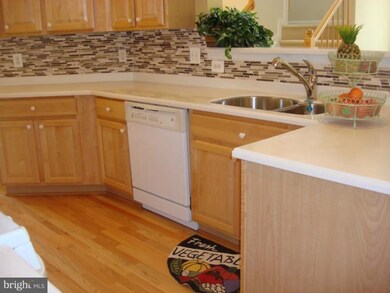 20389 Fallsway Terrace unit 53, Sterling, VA 20165 - photo 5