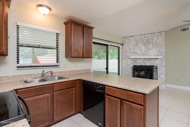 7275-Export-Ave-Kitchen1