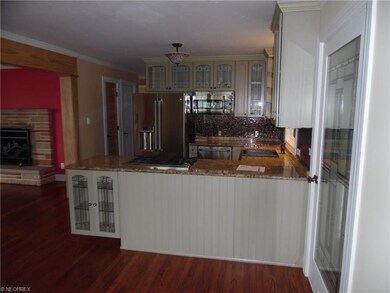 5553 E Lake Rd, Sheffield Lake, OH 44054 - photo 3