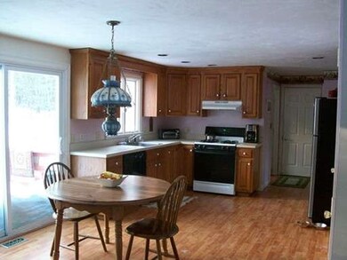 64 Skyline Dr, Franklin, MA 02038 - photo 2