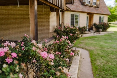 503 N Sheb Wooley Ave, Erick, OK 73645 - photo 3