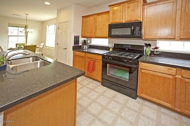 06-Quartz countertops & gas stove