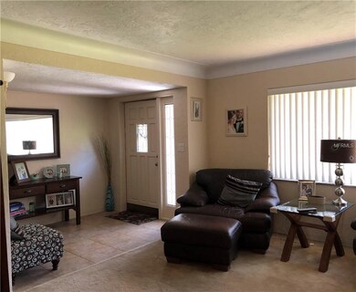Foyer & Living