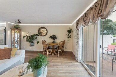 4-web-or-mls-1012-se-camelot-dr