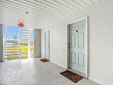 5722 Biscayne Ct unit 103, New Port Richey, FL 34652 - photo 3