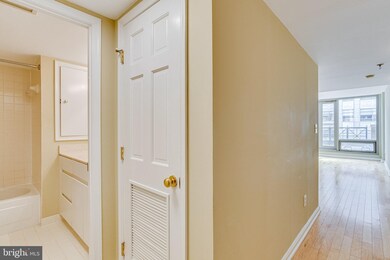 Residences at Market Square - East Tower unit 1016, Washington, DC 20004 - photo 7