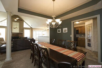 Columns give visual separation to the Formal Dinin