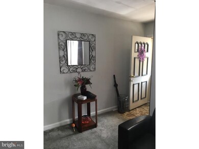 6825 Walnut Park Dr, Upper Darby, PA 19082 - photo 4