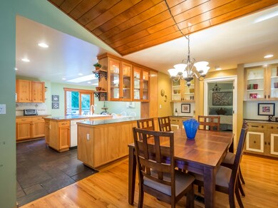 10415 Nottingham Rd, Edmonds, WA 98020 - photo 4