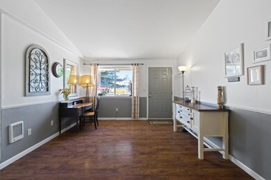 2056 SW 32nd Ct, Redmond, OR 97756 - photo 6