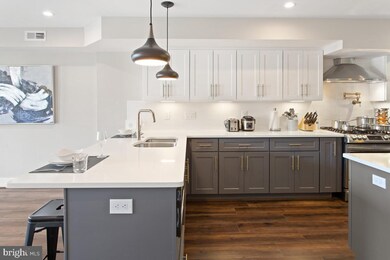 815 7th St NE unit 2, Washington, DC 20002 - photo 4