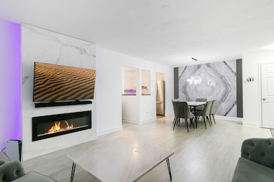 565 Maple Ave unit 8, Lisle, IL 60532 - photo 5