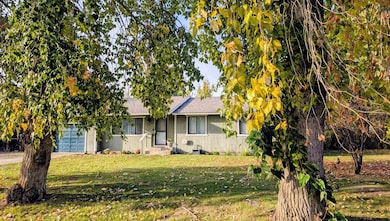 1321 E 4th St, Deer Park, WA 99006 - photo 2