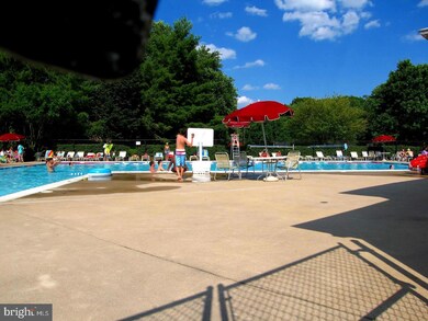 13221 Custom House Ct, Fairfax, VA 22033 - photo 5