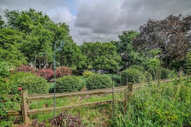 1530 Golf View Rd unit B, Madison, WI 53704 - photo 7