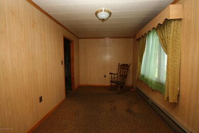 8 Railroad St, Archbald, PA 18403 - photo 5