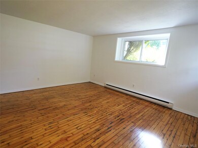 2 Dunes Ln unit Lower Level, Port Washington, NY 11050 - photo 3