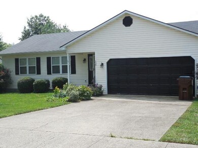 136 Southcreek Dr, Nicholasville, KY 40356 - photo 2