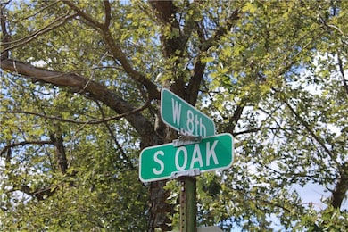 113 S Oak St, Mulberry, KS 66756 - photo 2