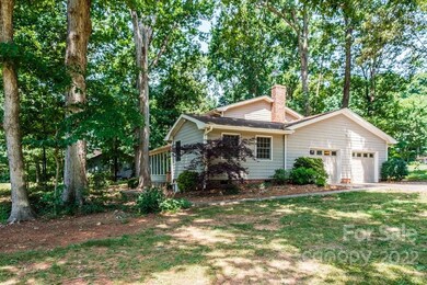 162 Little John Rd, Statesville, NC 28625 - photo 3