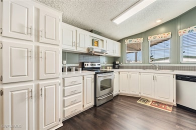 2130 Jacaranda Ct, Naples, FL 34110 - photo 6