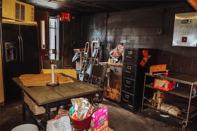 Extra space in the pit room/smokehouse.