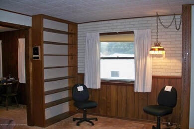 1051 Andrus living room2