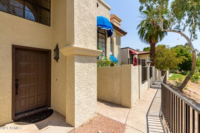 Front View & Courtyard View E
