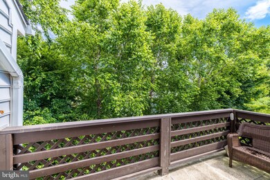 10098 Oakton Terrace Rd, Oakton, VA 22124 - photo 4