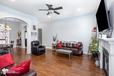05-Living Room_IMG_0619-Edit