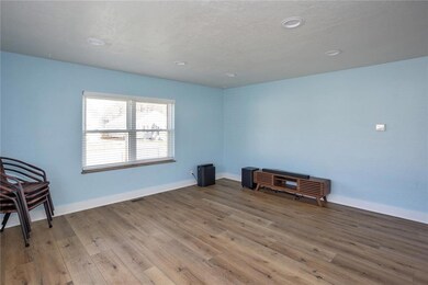 619 E 29th St, Des Moines, IA 50317 - photo 6