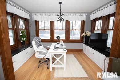 1522 Cedar St, Davenport, IA 52804 - photo 4