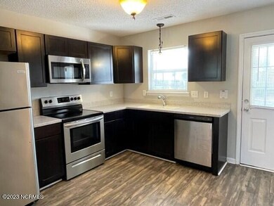 116 Creekview Dr, Jacksonville, NC 28540 - photo 5