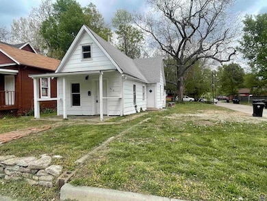 814 SW 5th St, Topeka, KS 66603 - photo 3