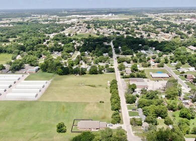 1408 NW 7th, Ardmore, OK 73401 - photo 4