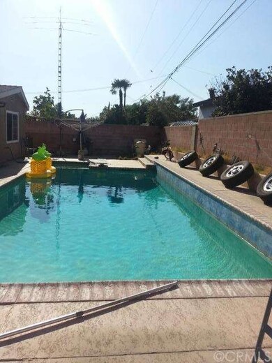 Built in pool, spa, block walls, attractrive patio