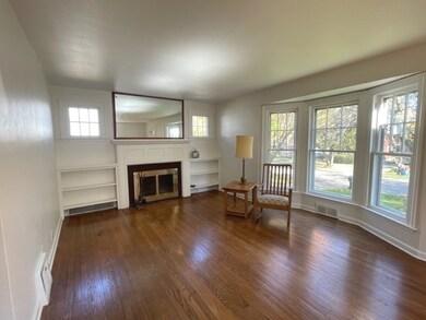 736 Flossmoor Ave, Waukegan, IL 60085 - photo 4