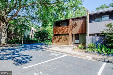 2029 Wethersfield Ct, Reston, VA 20191 - photo 4