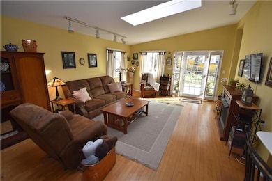 817 Hoffman Terrace, Easton, PA 18042 - photo 6