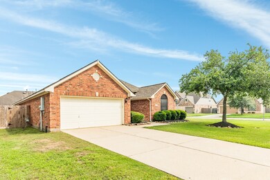 1503 Allison St, Alvin, TX 77511 - photo 3