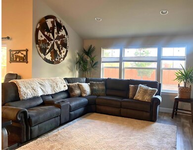 3469 NW Birch Ave, Redmond, OR 97756 - photo 6