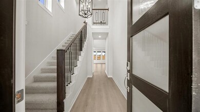 A Very Welcoming Entry!
